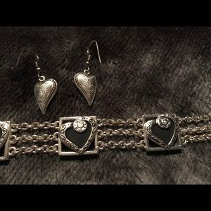 Swirl heart bracelet with earrings. New.